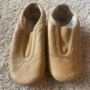 Revolution Tan Jazz Shoes - Kids Size 11